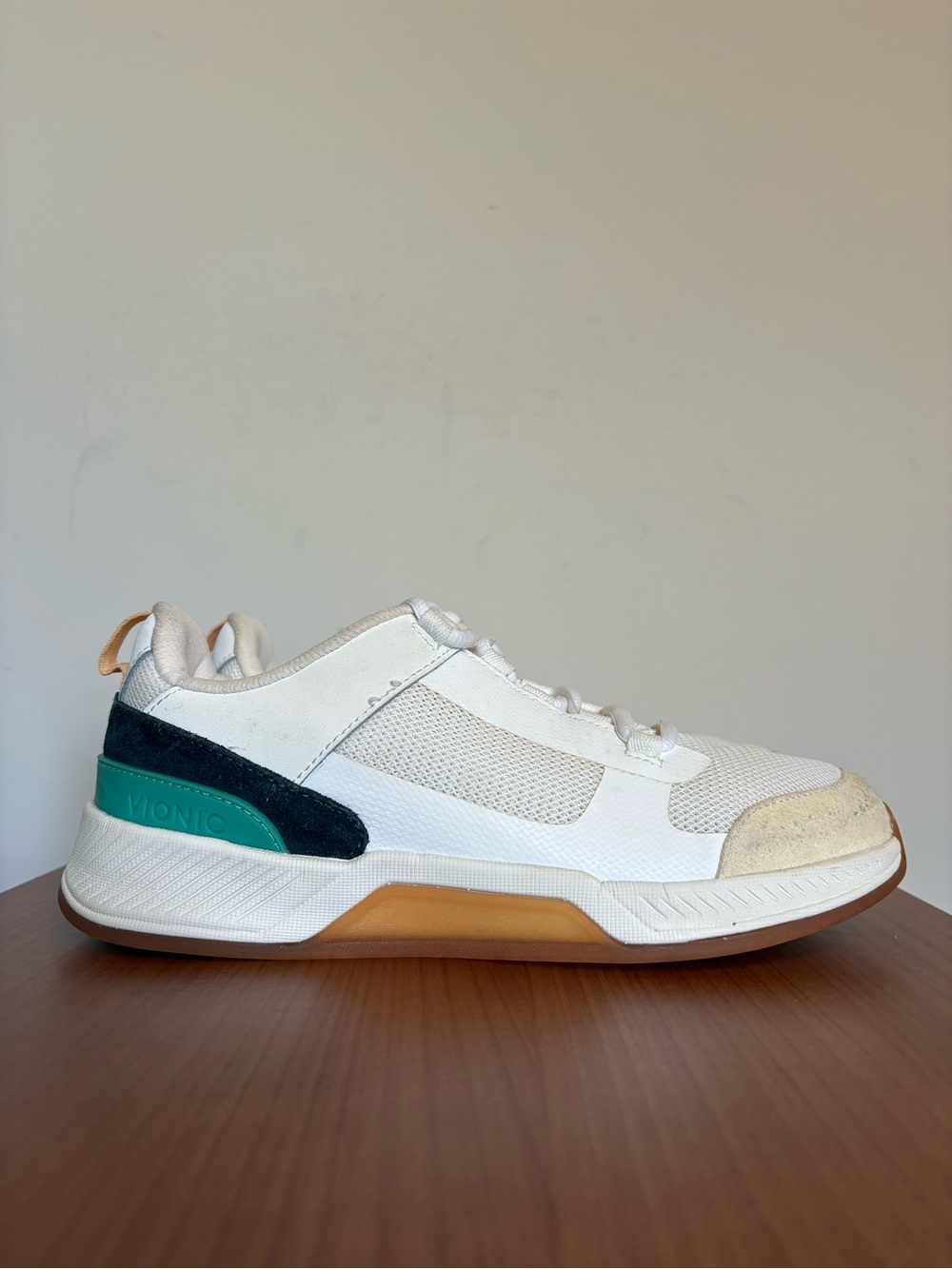 Vionic Fearless Lace Up Orthotic Sneaker Tennis Shoe size 6 Marshmallow Teal
